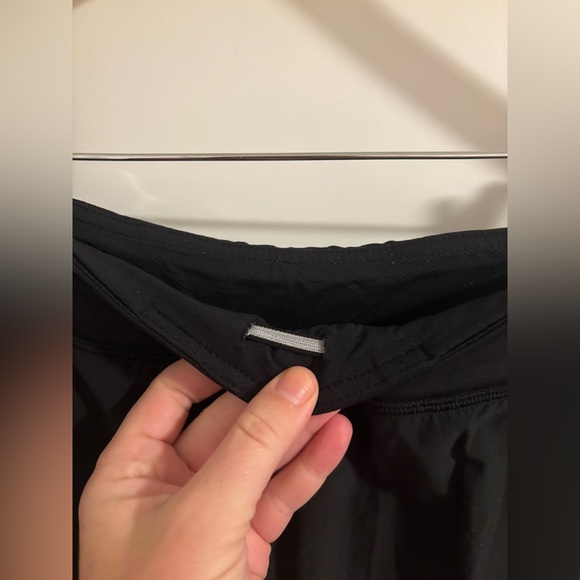 LULULEMON Run: Light As Air Skirt Black Athletic Workout Skort Size 4 - Picture 6 of 10